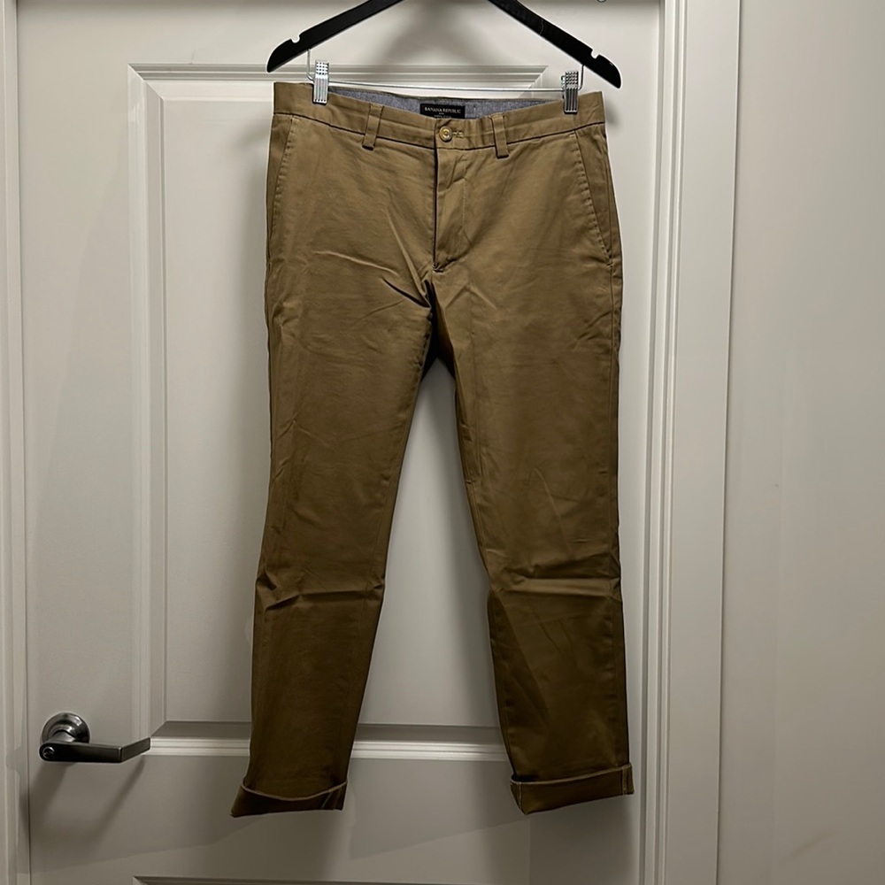 Banana Republic Men’s Aiden Chino 31x30